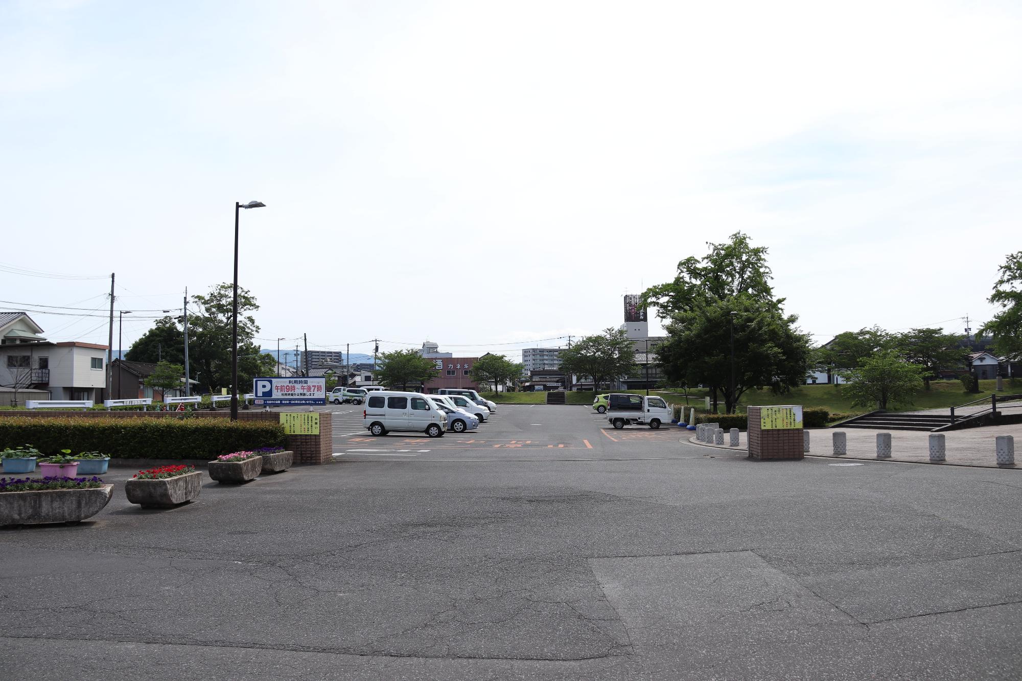 亀山公園駐車場の画像1
