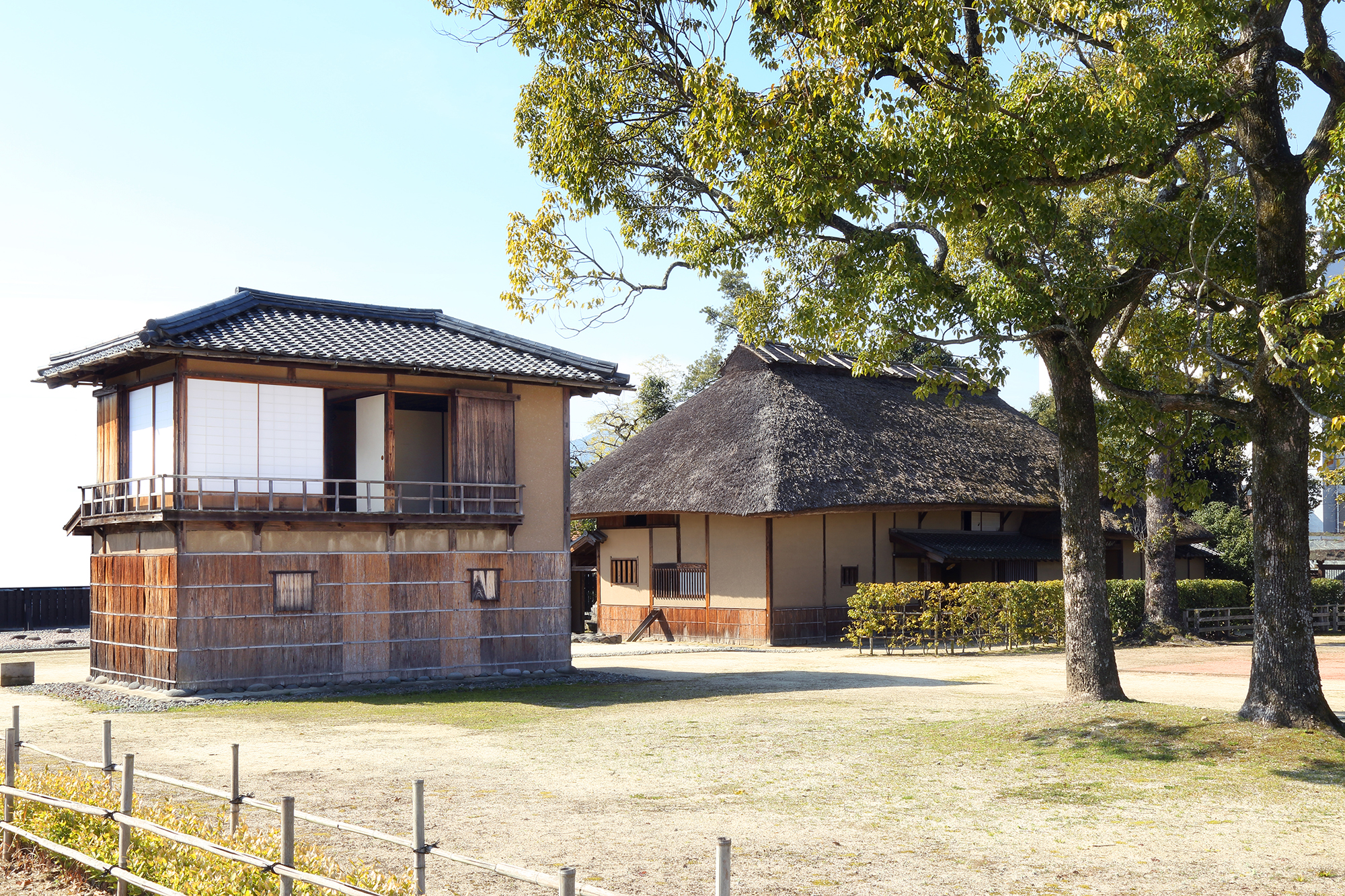 史跡咸宜園跡の歴史的建造物（秋風案と遠思楼）の写真