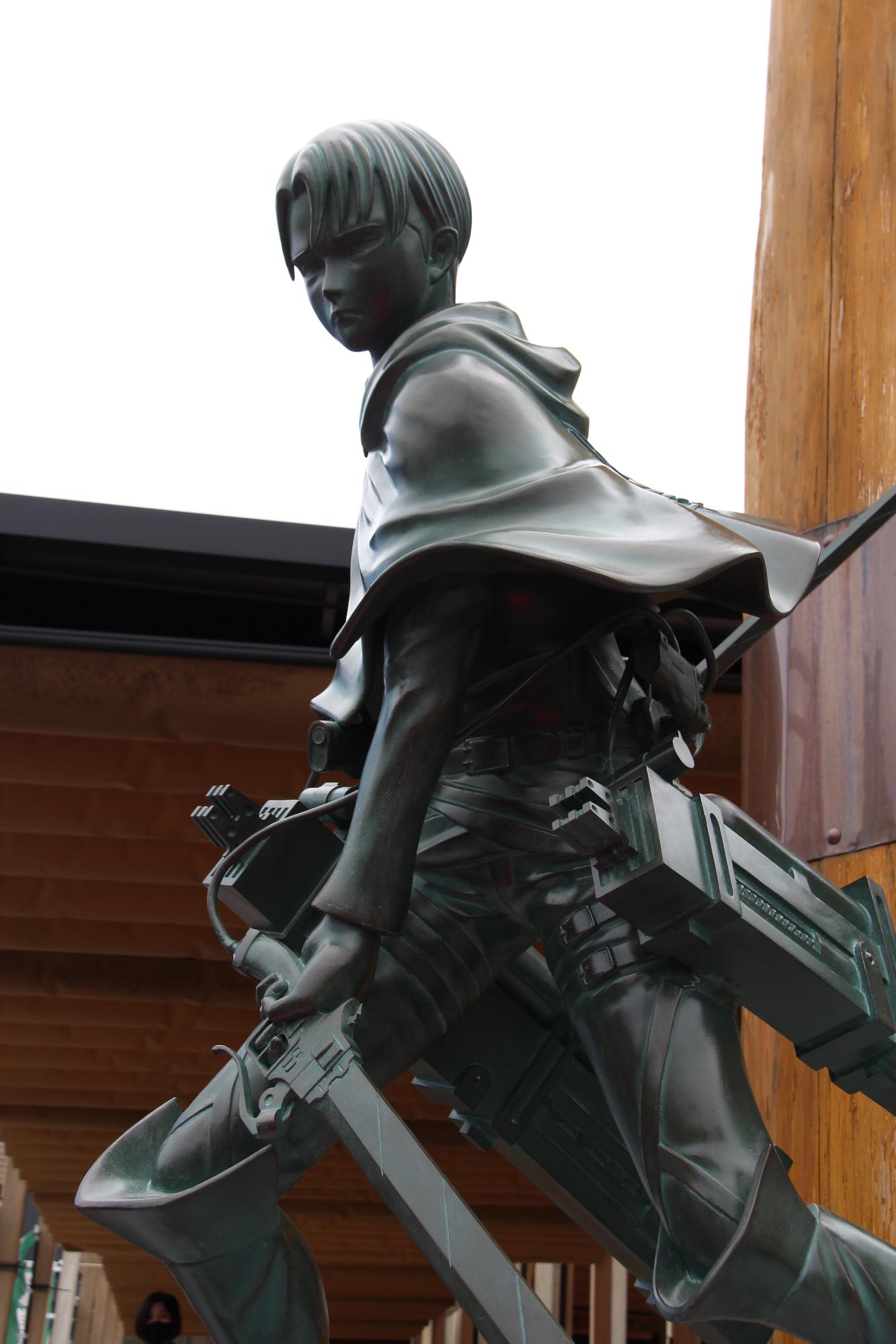 リヴァイ兵士長の銅像画像1
