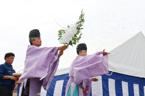 三郎丸橋の安全祈願の神事の写真