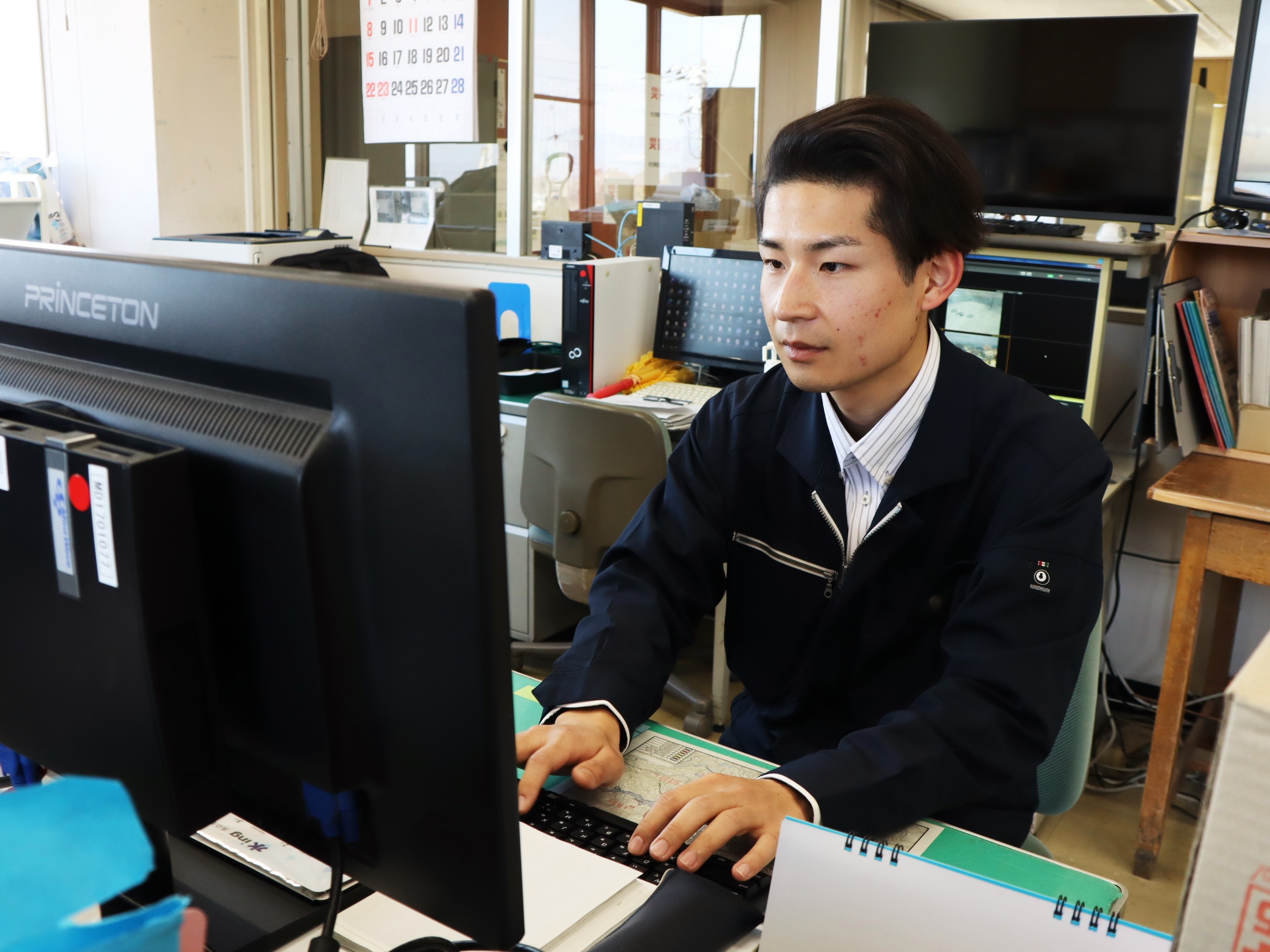 先輩職員の写真