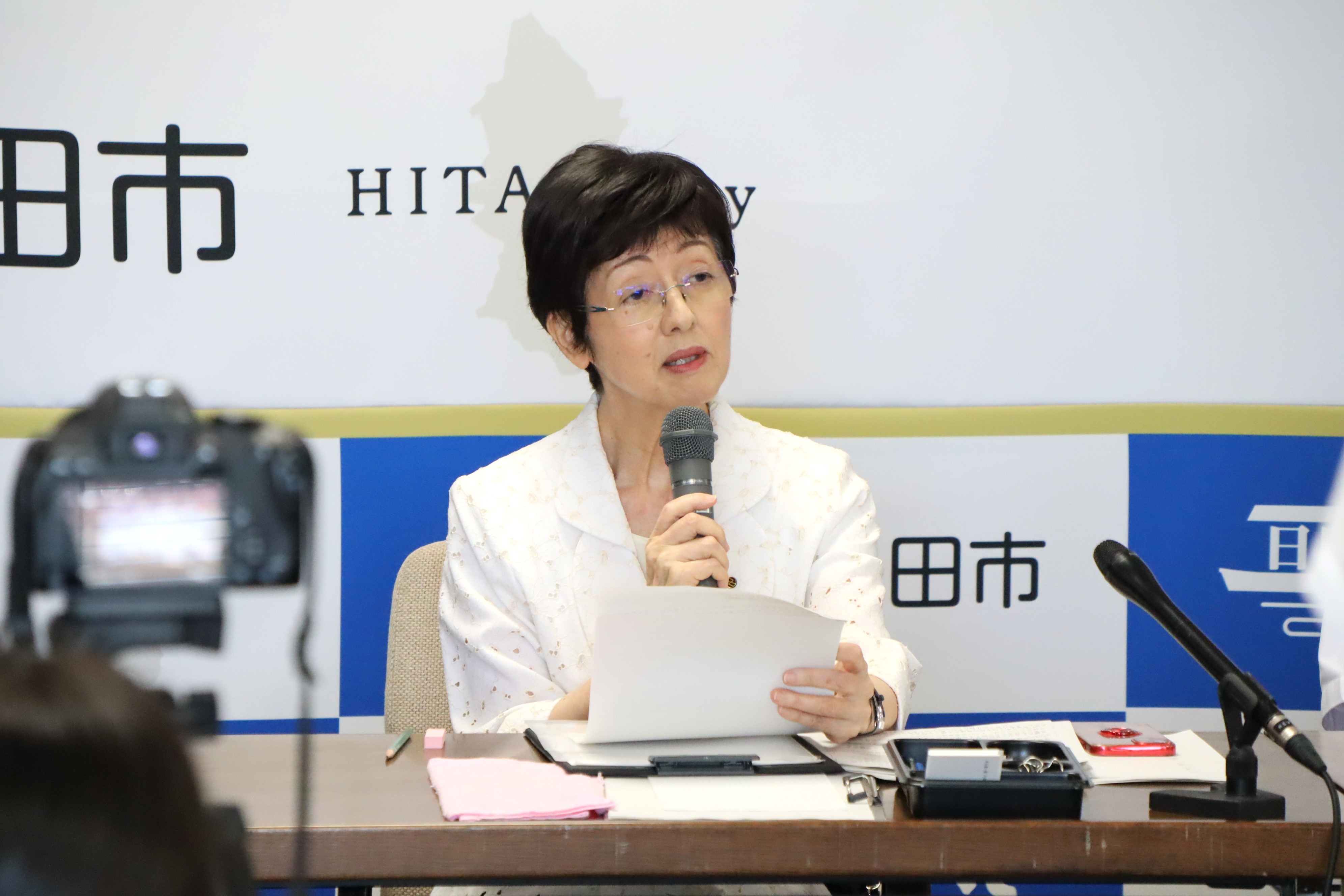 令和8年8月定例記者会見の市長画像